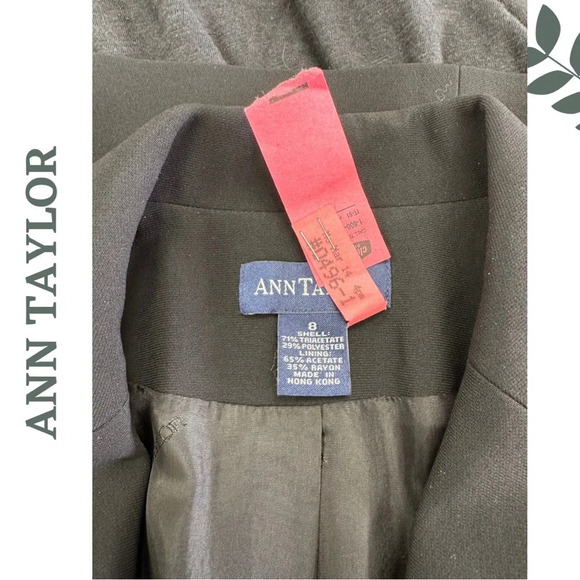 Ann Taylor Black Blazer Single
Breasted 3  Button Lined Jkt Notch
Collar Size 8 - Picture 7 of 7